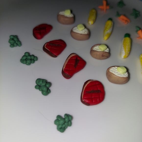 Mini steak dinner polymer clay dollhouse / barbie food - Picture 6 of 6